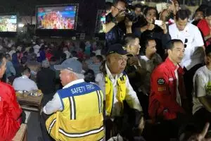 5 Potret Jokowi nonton bareng penutupan Asian Games 2018 di Lombok