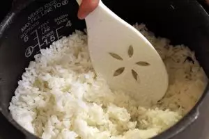 Terungkap, ini teori fisika jelaskan nasi cepat basi di rice cooker