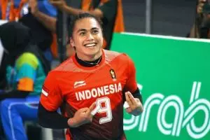 6 Potret Aprilia Manganang dalam balutan seragam TNI, tetap cantik