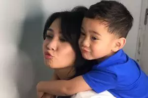 8 Momen Nagita Slavina main bareng Rafathar, bukti bak kakak-adik
