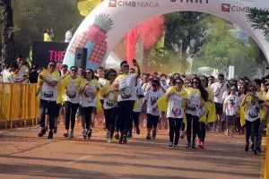 Begini serunya The Color Run yang bikin Jakarta bertabur warna