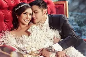 Jelang nikah, ini 10 potret prewedding romantis Rezky Aditya & kekasih