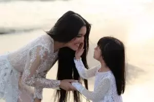 Usai apartemen, Denada jual rumah mewahnya untuk pengobatan sang anak