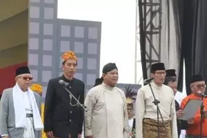 Adu penampilan koalisi Jokowi & Prabowo saat deklarasi kampanye damai
