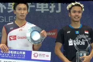 6 Ekspresi gemas Kento Momota saat lawan Ginting di final China Open
