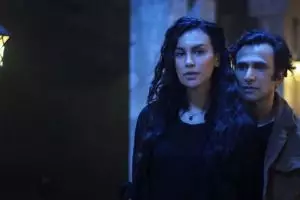 8 Aksi Sophia Latjuba syuting film Mata Batin, seksinya nggak luntur