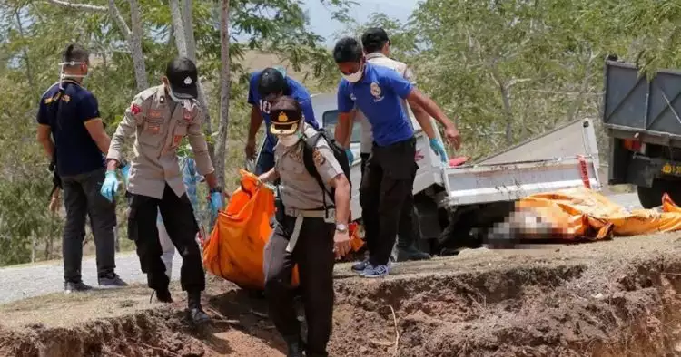 10 Potret pemakaman massal korban gempa & tsunami di Palu-Donggala
