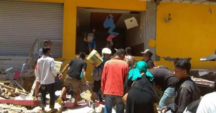 Penampakan penjarahan gudang minimarket di Palu usai gempa, miris