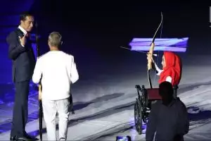 10 Potret Bulan Karunia, bocah memanah sama Jokowi di Asian Para Games