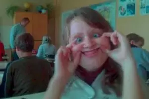 10 Ekspresi orang seolah ngejek ini bikin geregetan pengen nampol