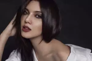 7 Momen pernikahan Alexa Key, tampil menawan dengan makeup natural