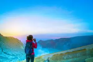 Tangkap pesona api biru di Ijen, ini 5 cara mudahnya pakai smartphone