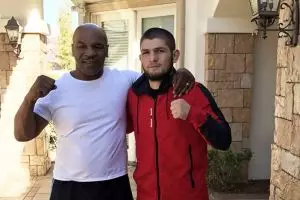 Khabib akan didukung Mike Tyson saat bertarung lawan Floyd Mayweather