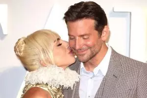 7 Kebersamaan Lady Gaga dan Bradley Cooper layaknya sepasang kekasih