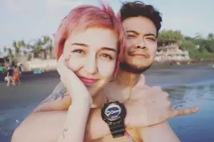 10 Foto mesra Reza SM*SH & model berdarah Jerman, lengket bak prangko