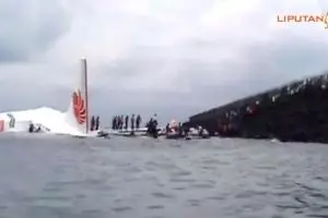 5 Tragedi pesawat jatuh ke laut & sungai, ada yang tak bisa dievakuasi