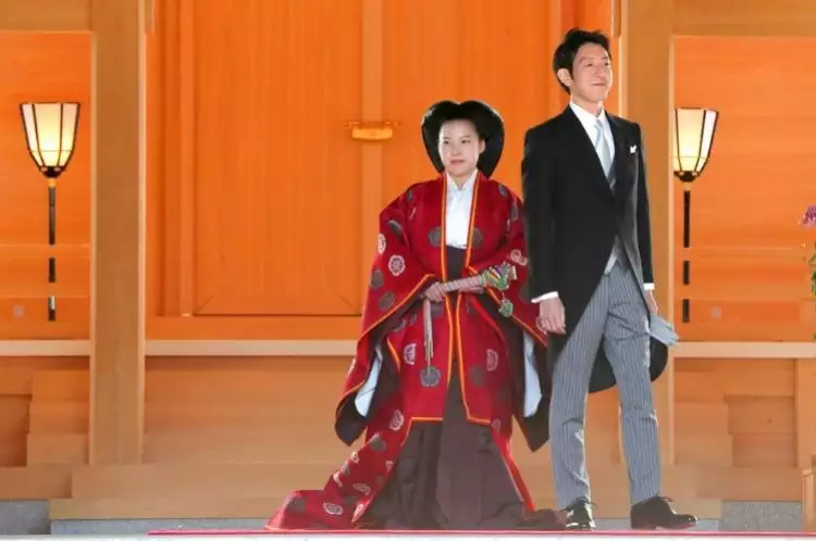8 Momen Putri Jepang Ayako nikahi rakyat biasa, rela turun kasta