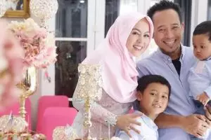 10 Penampakan kontrakan Denny Cagur sebelum sukses di dunia hiburan