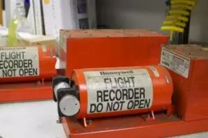 9 Fakta black box, kotak oranye yang dicari saat kecelakaan pesawat