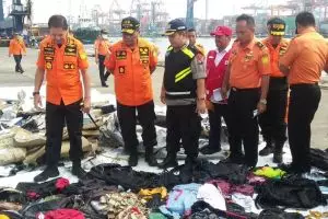 17 Potret barang yang ditemukan dari evakuasi pesawat Lion Air PK-LQP