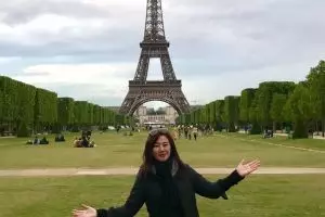 10 Potret Pinky Evianty, kakak kandung Maia Estianty yang awet muda