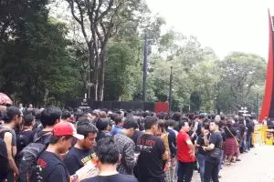 9 Foto euforia penonton menanti konser Guns N' Roses di Jakarta