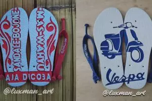 20 Ukiran unik di sandal jepit ini bikin tampilannya jadi keren 