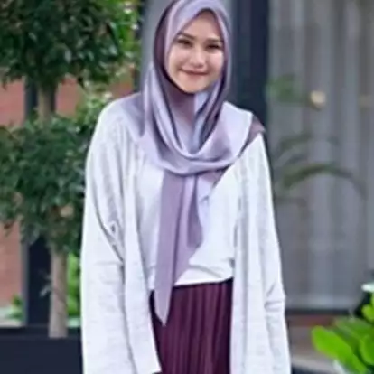 12 Gaya outerwear ala Zaskia Mecca, bisa jadi inspirasi hijabers