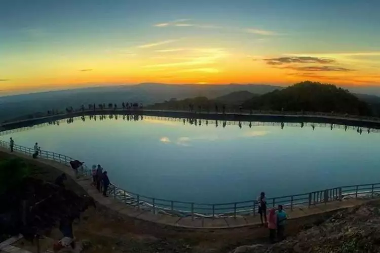 20 Tempat terbaik di Jogja &amp; Jateng untuk menikmati sunrise