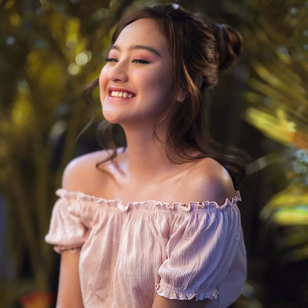 Pesan mendalam influencer cantik Salshabilla di lagu barunya, Move On 