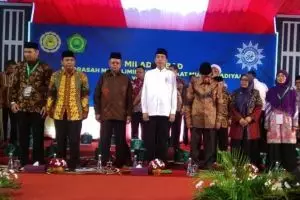 Ini alasan Jokowi ganti hadiah sepeda dengan foto bareng