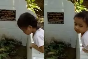 Reaksi bocah pertama kali lihat makam ibunya ini bikin haru