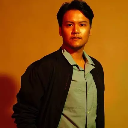 5 Seleb ini sudah jadi ayah di usia muda, terbaru Ilham SMASH