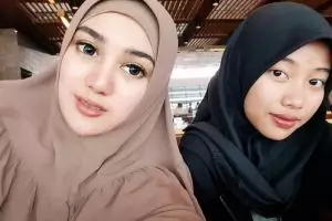 5 Momen kebersamaan Bebi Silvana bareng putri sulung Opick 