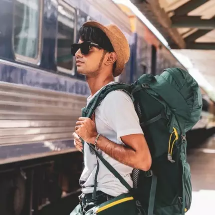 Jaga kegantenganmu saat traveling dengan 8 barang toiletry ini