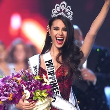 10 Potret masa kecil Catriona Gray Miss Universe 2018, imut abis