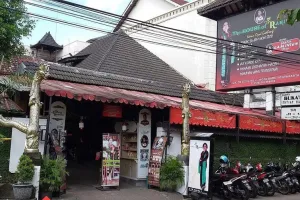 Raminten, restoran bernuansa nyentrik di Jogja yang wajib dicoba