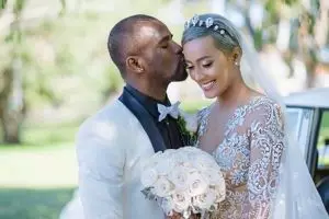 6 Pesepak bola yang jatuh ke pelukan seleb, terbaru Greg Nwokolo