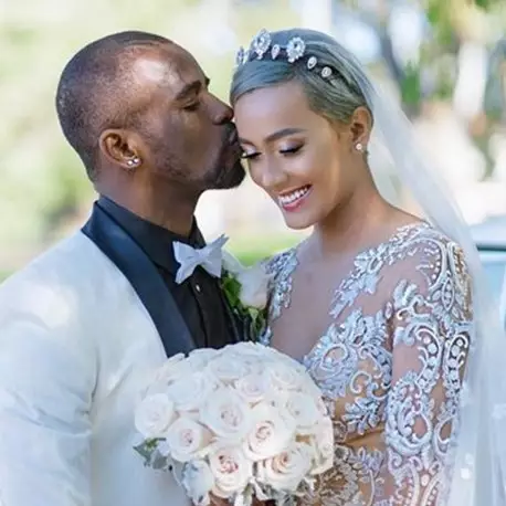 6 Pesepak bola yang jatuh ke pelukan seleb, terbaru Greg Nwokolo