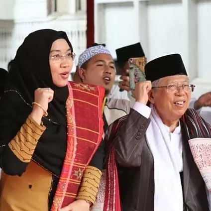 9 Momen KH Ma'ruf Amin ditemani istri Wury Estu saat kampanye