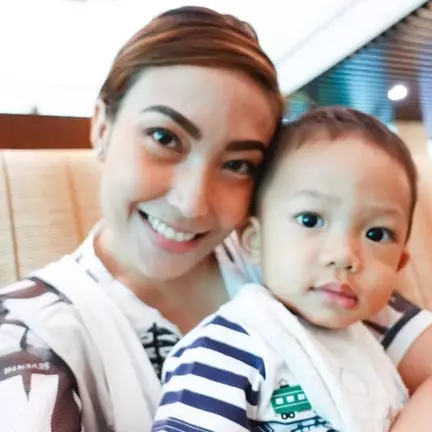 Ungkapan tentang kado termanis Ayu Dewi di Hari Ibu, bikin haru