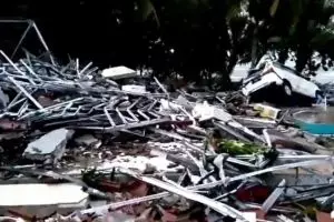 Kisah pria selamat tsunami 7 meter saat salat Isya