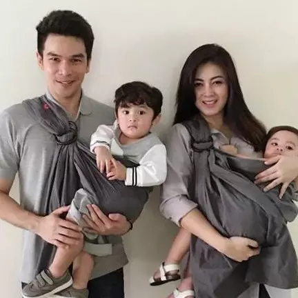 14 Seleb ini punya anak kembar, terbaru Ratna Galih