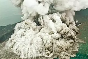 5 Fakta Anak Krakatau, bisa tumbuh tinggi 4-6 meter setahun