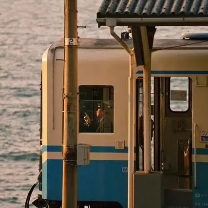 20 Potret Shimonada, stasiun kereta api paling indah di dunia