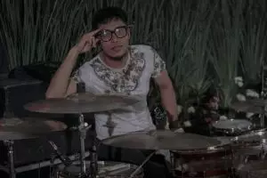 Drummer Seventeen dinyatakan meninggal dunia akibat tsunami Banten