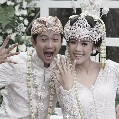 10 Foto pernikahan Yoga Arizona &amp; Widya Melia, penuh kebahagiaan