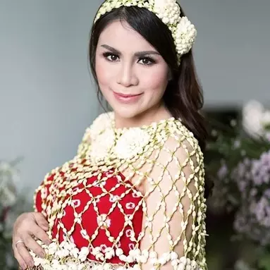 Hamil tujuh bulan, ini 10 potret Momo Geisha yang makin cantik
