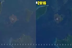 Timelapse gunung Anak Krakatau dari tahun 1984 sampai 2016