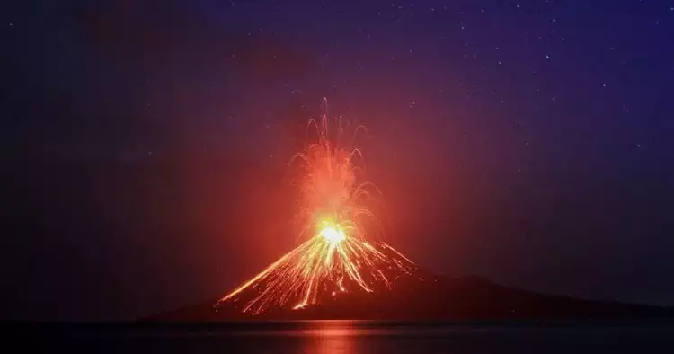 7 Karya seni ini kisahkan dahsyatnya erupsi Gunung Krakatau 1883